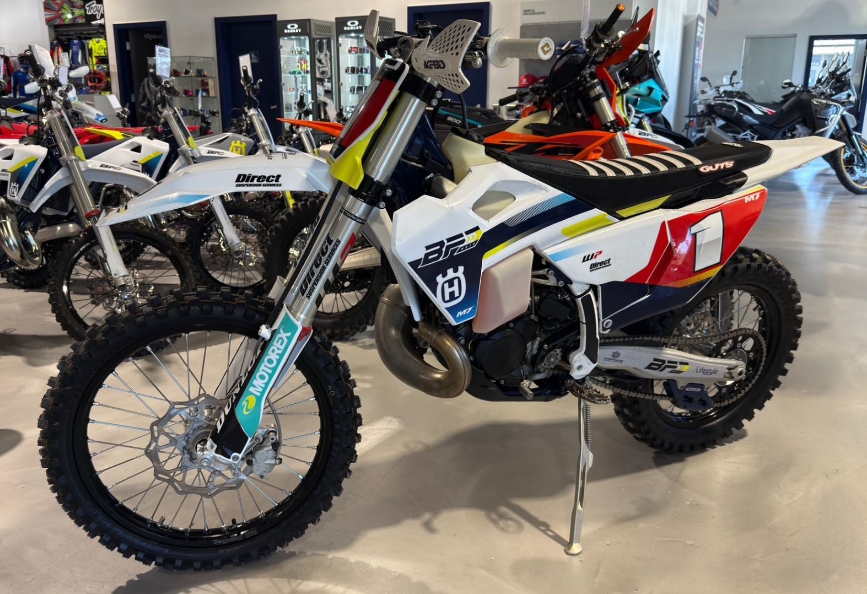 2024 (Pre-Owned) TX 300