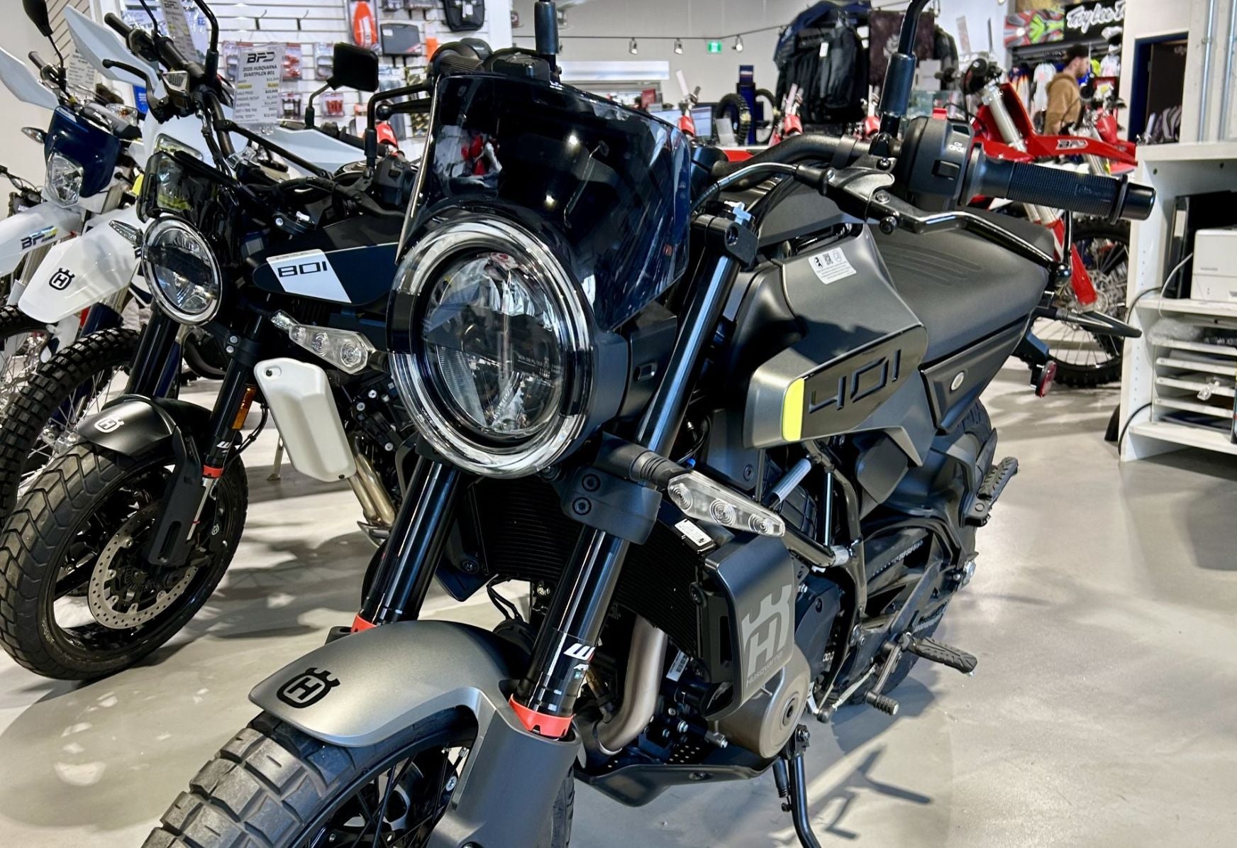 2024 Husqvarna Svartpilen 401