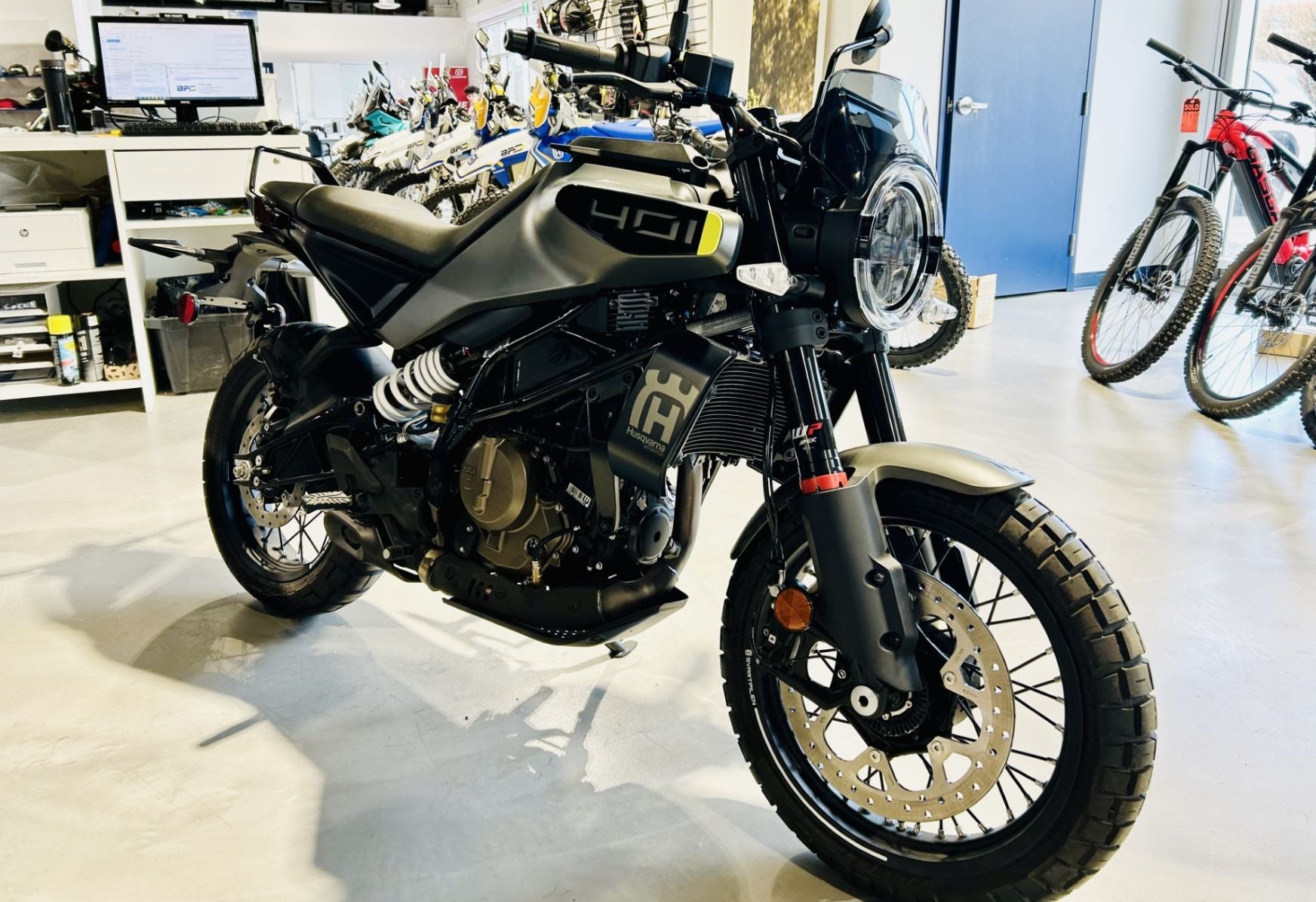 2024 Husqvarna Svartpilen 401