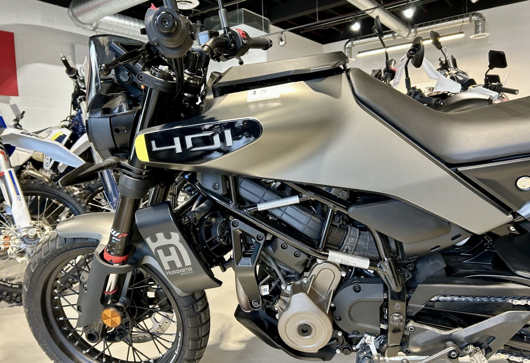 2024 Husqvarna Svartpilen 401