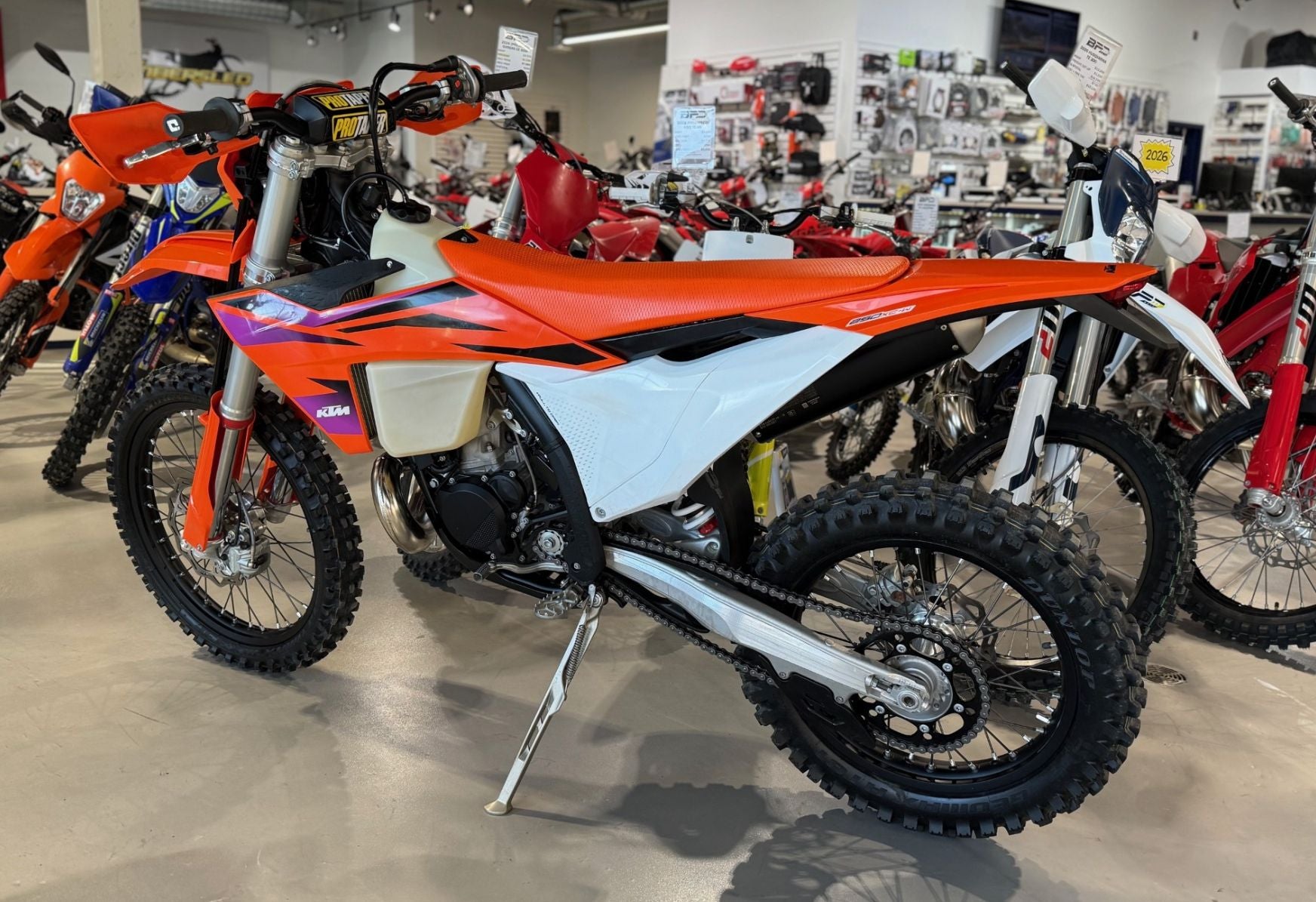 2024 (Pre-Owned) KTM 250 XC-W