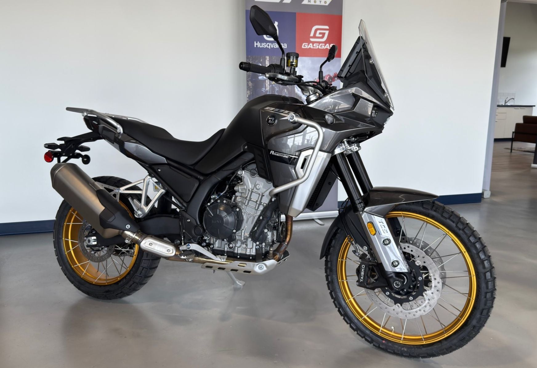 2025 KOVE 800X PRO SUPER ADVENTURE