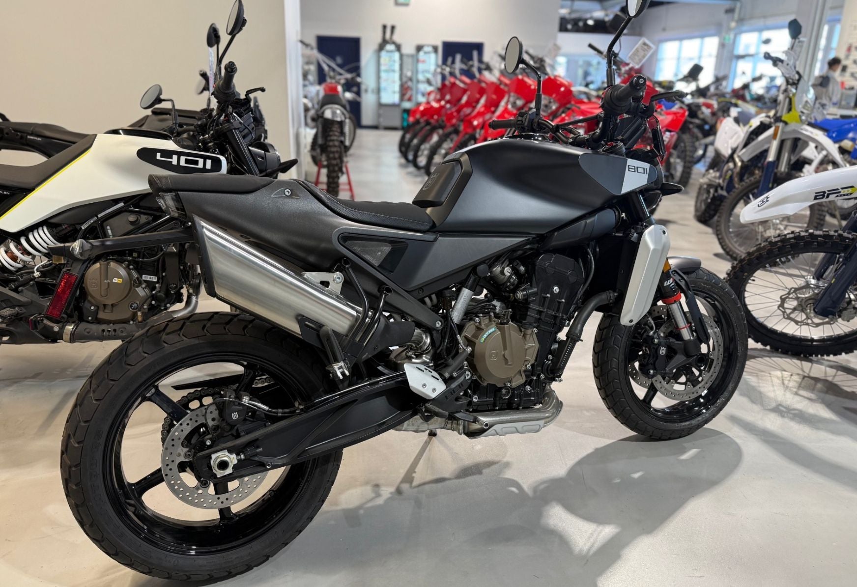 2025 Husqvarna Svartpilen 801