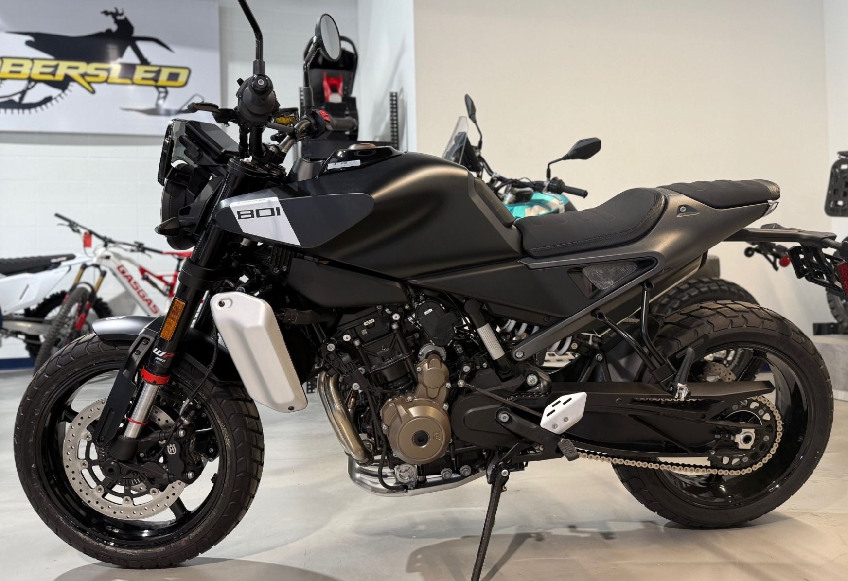 2025 Husqvarna Svartpilen 801