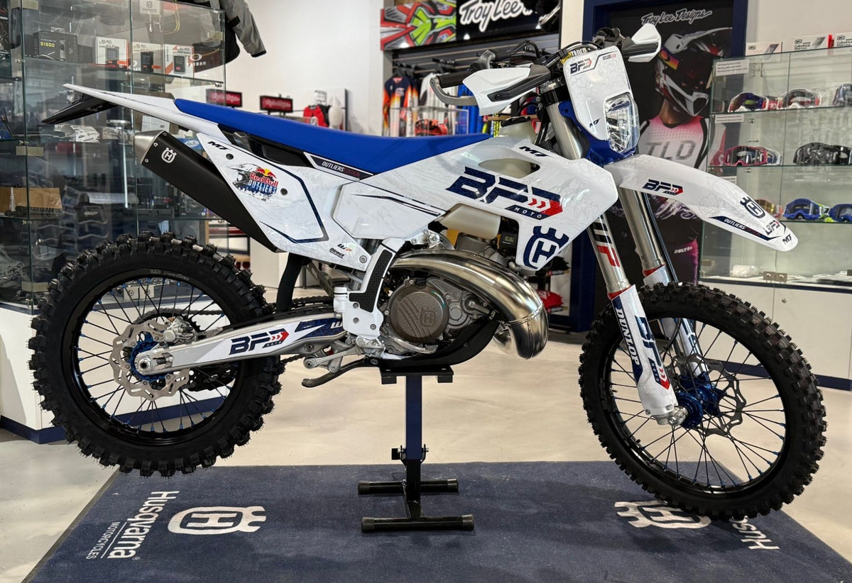 2025 Husqvarna TE 300 Heritage Outliers Edition