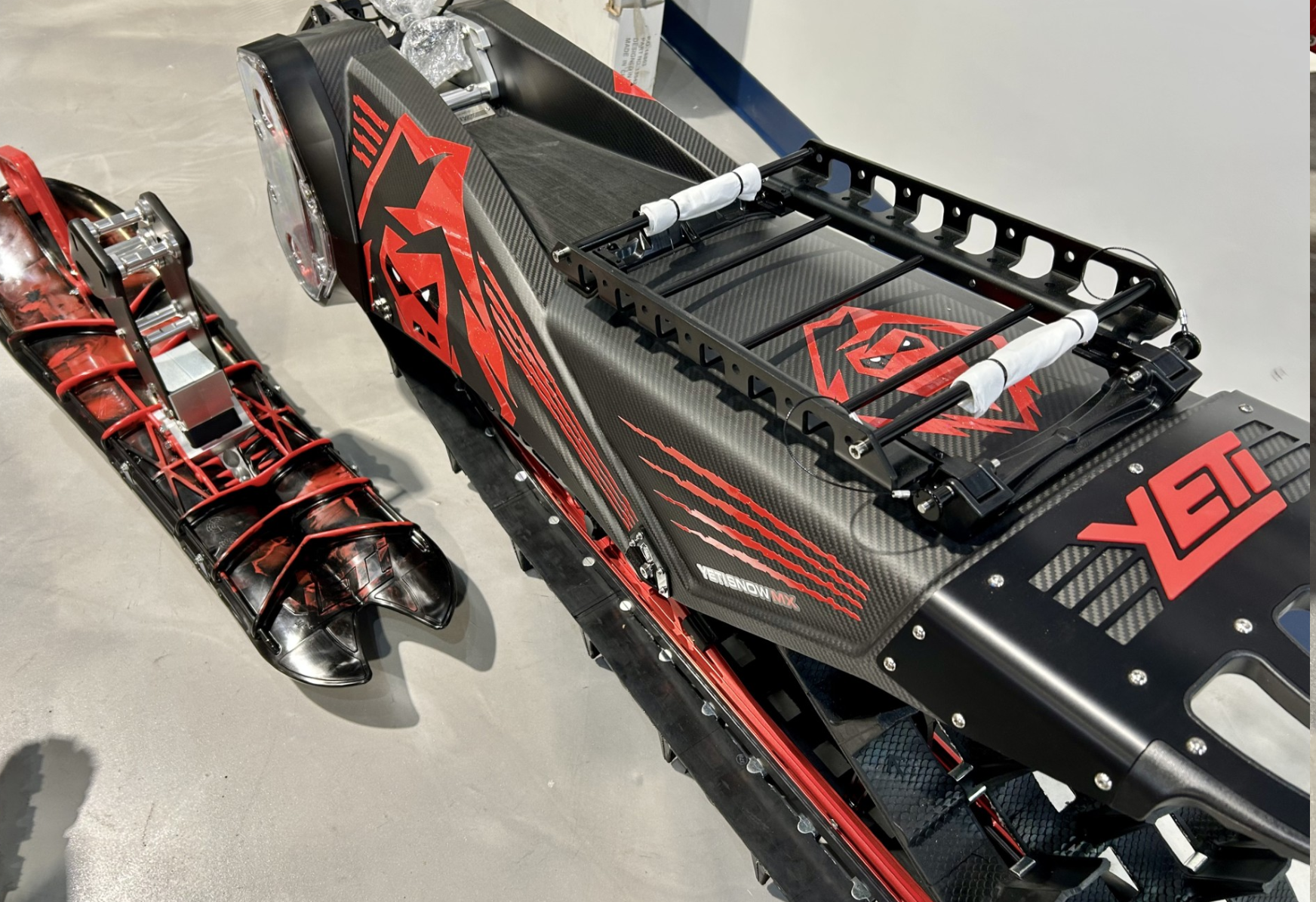 2026 YETI SnowMX 126" MT Kit GasGas Red