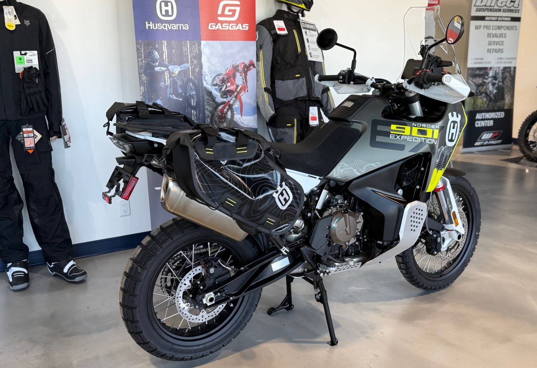 2025 Husqvarna Norden 901 Expedition