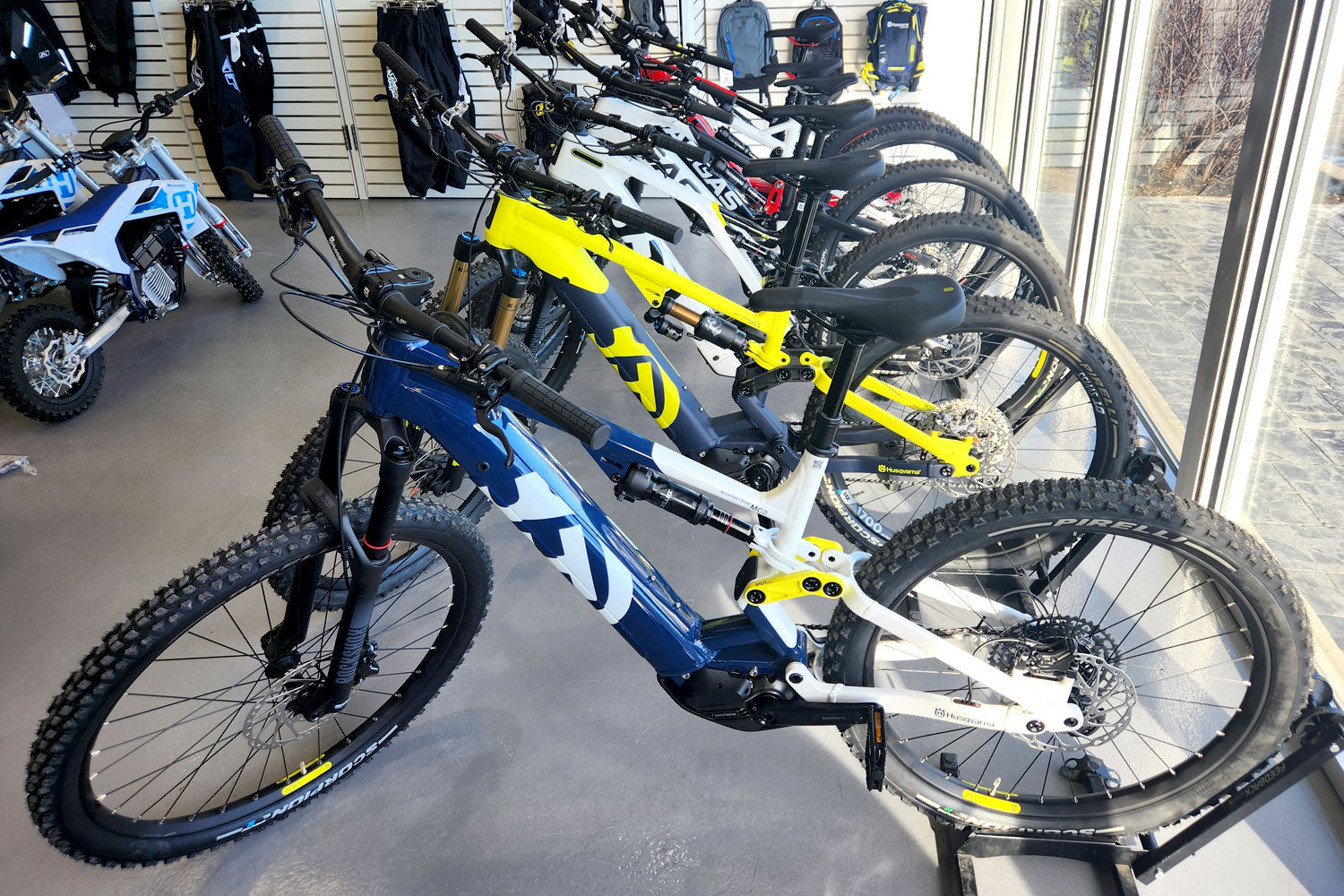 https://bfdmoto.com/cdn/shop/files/Husqvarna-Mountain-Cross-MC2-E-Bicycle-7.jpg?v=1706901196