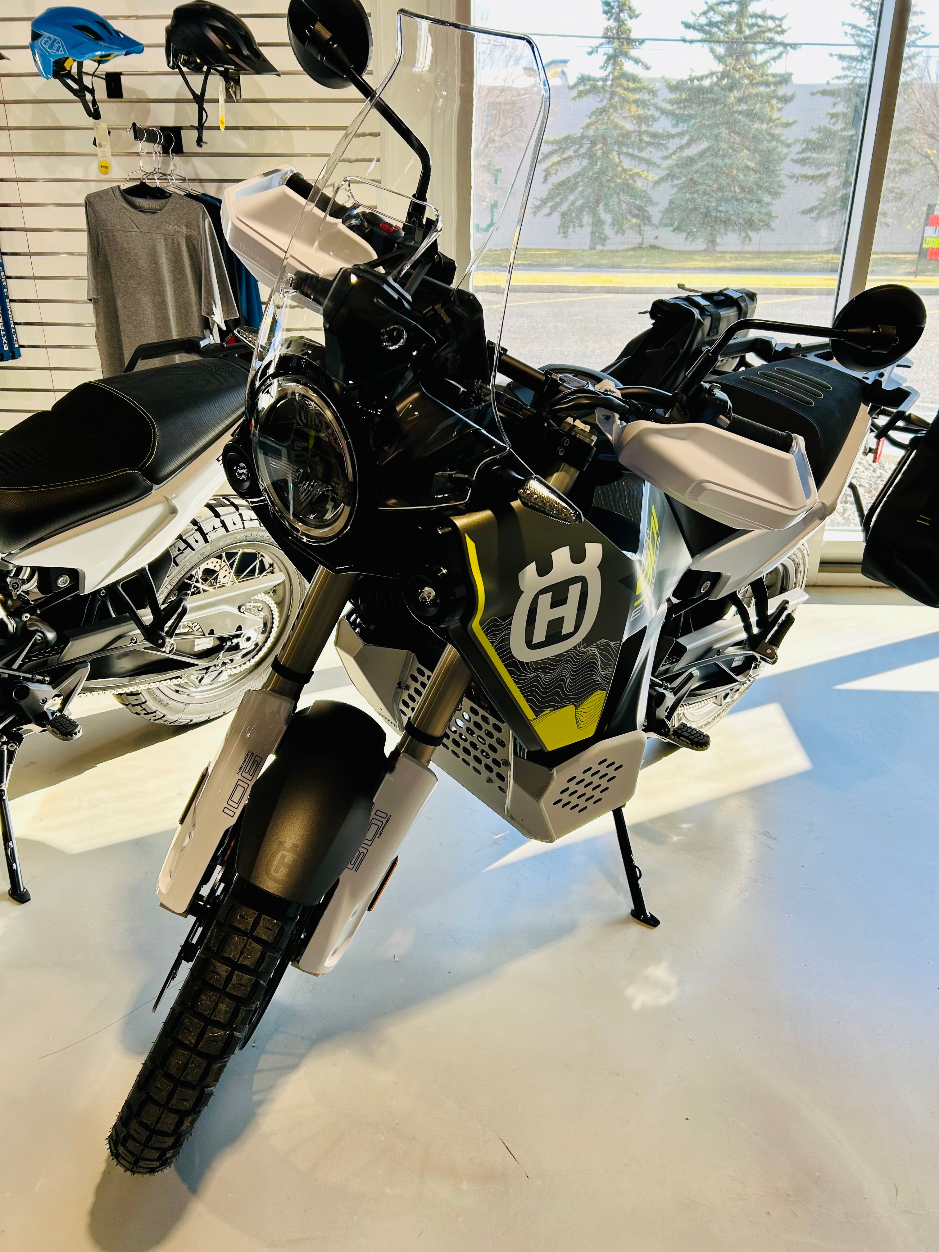2027 Husqvarna Norden 901 Expedition