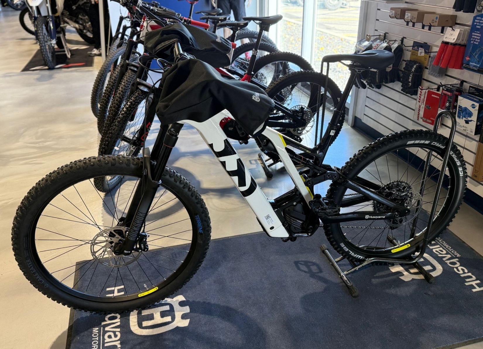 Husqvarna Mountain Cross MC4 E-Bicycle Winter Special